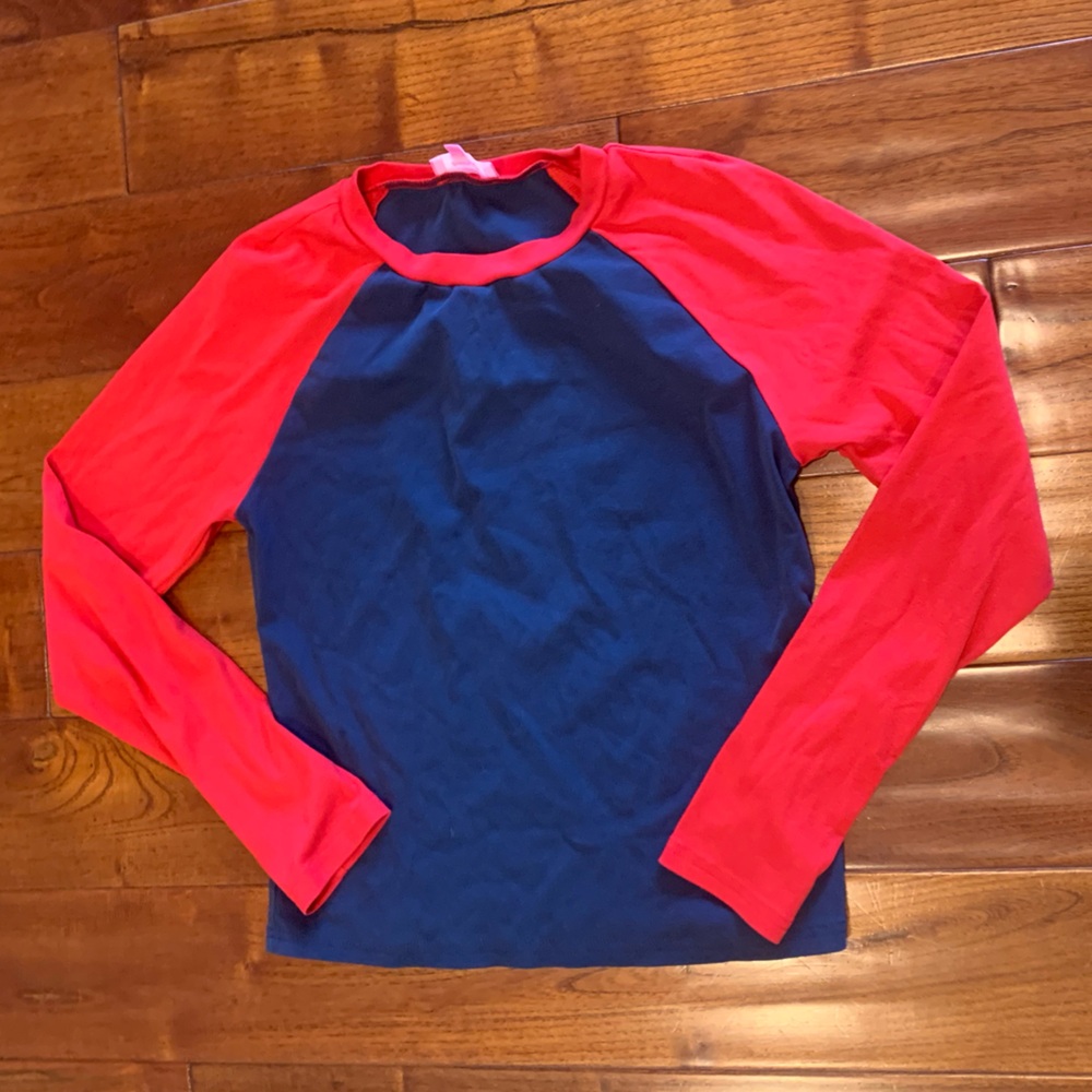 edikted Tee Women’s L Tommi Raglan Red Blue Colorblock Crew Long Sleeve T-Shirt - Picture 2 of 9